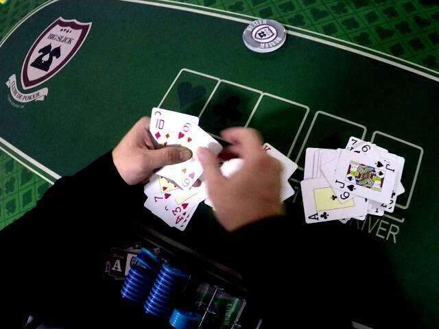 Polícia interrompeu pôquer em casa ligada à jogatina