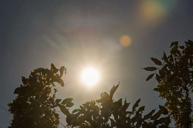 Onda de calor e tempestade: veja os munic&iacute;pios que est&atilde;o sob alerta 