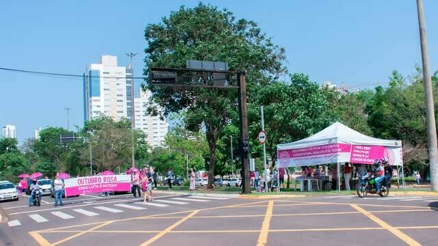 Tribunal de Contas e Rede Feminina fazem blitz educativa sobre combate ao c&acirc;ncer