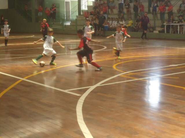 Com cinco jogos, competi&ccedil;&atilde;o de futsal teve rodada equilibrada