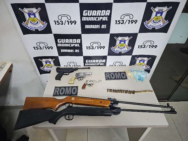 Homem &eacute; preso com 5 armas e 14 muni&ccedil;&otilde;es em casa ap&oacute;s disparar tiros na rua