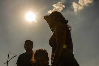 Tempo ensolarado em Campo Grande (Foto: Henrique Kawaminami) 