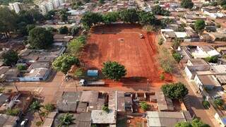 Vista aérea de campo de futebol no Jardim das Hortênsias, em Campo Grande (Foto: Divulgação)