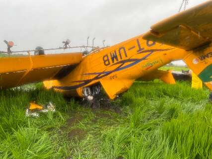 Avião agrícola cai em propriedade rural na fronteira e piloto morre