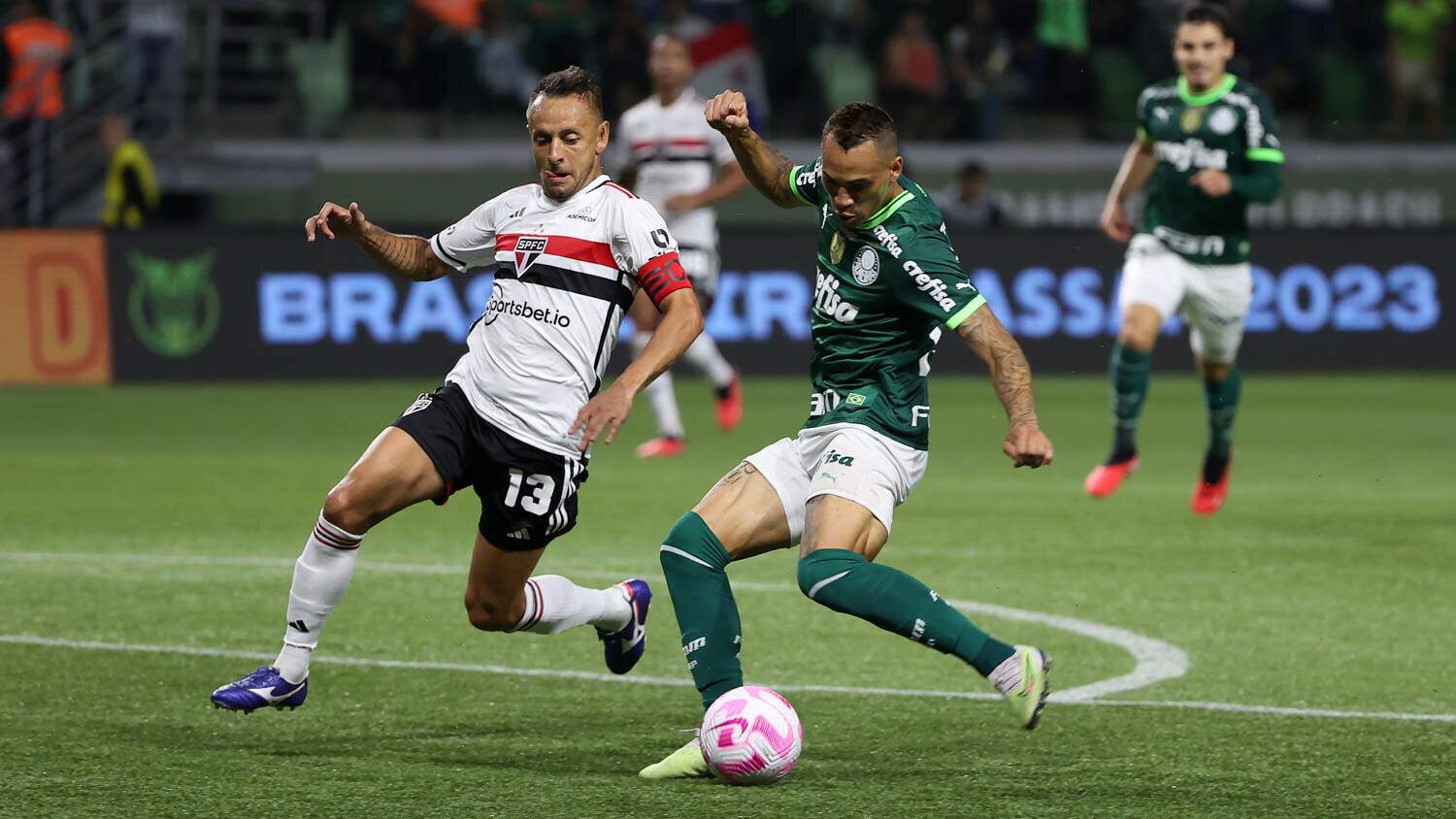 No primeiro jogo da final, São Paulo vence o Palmeiras por 3 a 1 - SPFC