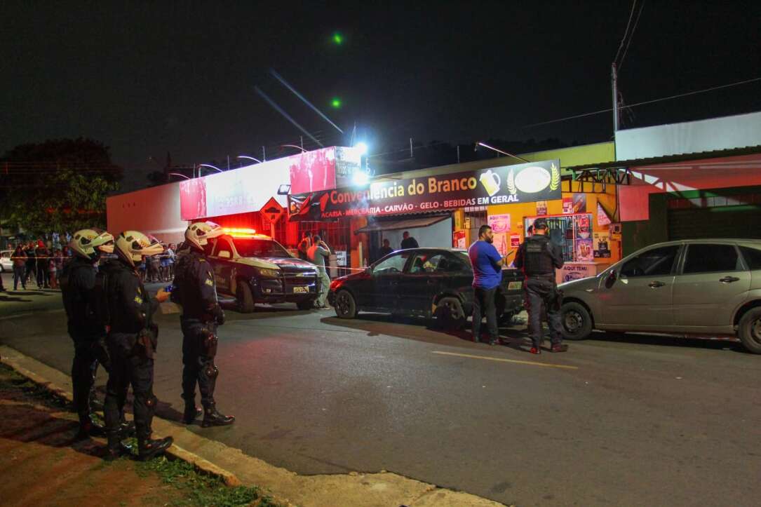 Filho diz que vítima de chacina estava apenas assistindo à partida de sinuca  - Cidades - Campo Grande News