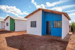 Casas entregues na comunidade Bom Retiro. (Foto: Divulgação/PMCG)