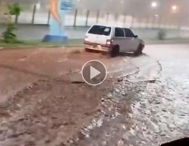 Inmet renova alerta de tempestade com alagamentos para 54 cidades 