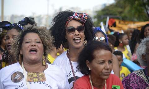 Racismo afeta sa&uacute;de desde o nascimento at&eacute; a morte, diz especialista