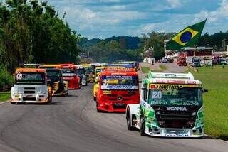 Veículos da Fórmula Truck na etapa de Guaporé (Foto: Divulgação)