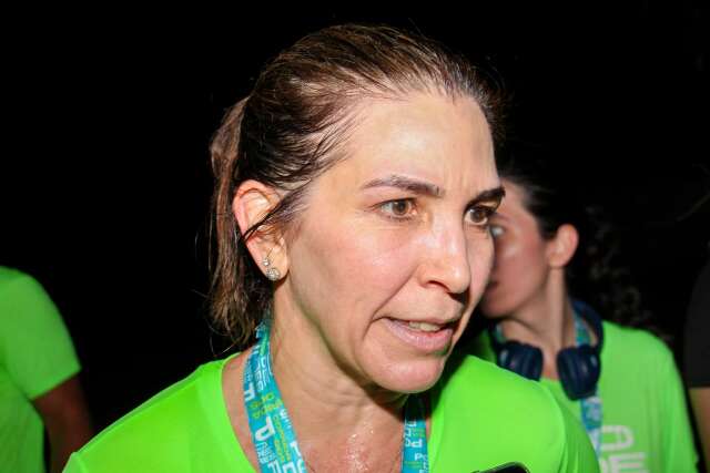 Maratonista h&aacute; 8 anos, M&ocirc;nica Riedel diz que servidores levaram desafio a s&eacute;rio