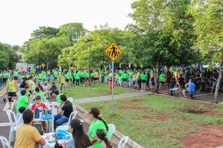 Corredores reunidos pouco antes da largada, no Parque dos Poderes (Foto: Juliano Almeida)