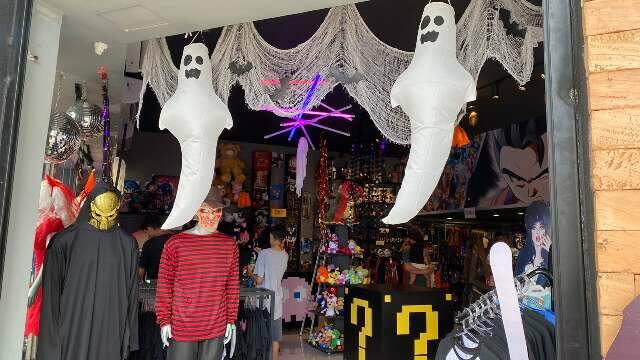 Halloween aquece com&eacute;rcio antes das compras de Natal