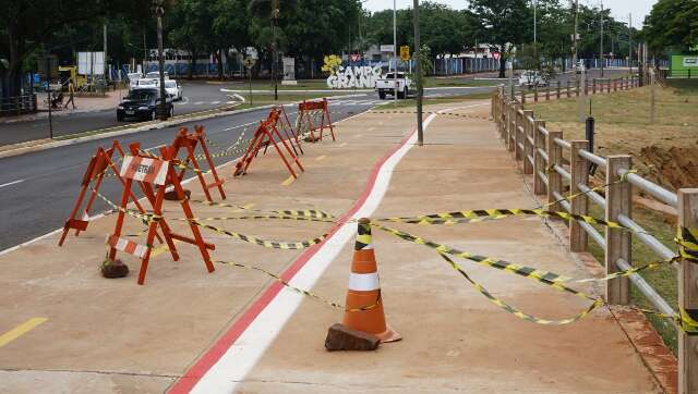 Passarela do Lago do Amor cede, 31 dias ap&oacute;s obra que custou R$ 3,8 milh&otilde;es