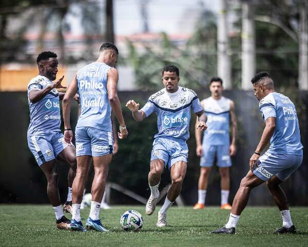 Santos emplaca cinco partidas sem perder no Brasileirão e chega