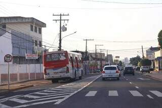 Ônibus transita em corredor da Rua Rui Barbosa (Foto: Arquivo/Paulo Francis)