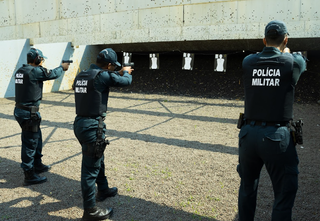Policiais militares durante treinamento com as armas novas (Foto: divulgação / PMMS)