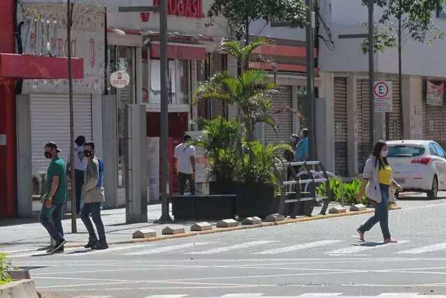 Veja o que abre e o que fecha na Capital no feriado de Finados