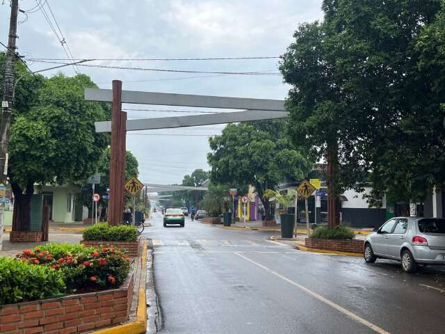 Bonito registra chuva forte na madrugada com vento de 70 km/h 