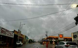 Chuva desta manhã na área central de Rio Brilhante (Foto: Diego Batistoti/RB Notícias)