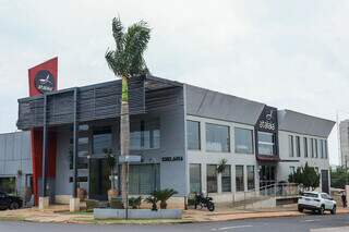 Atalaia Móveis está localizada na Avenida Tamandaré, 1596, Bairro Vila Planalto. (Foto: Henrique Kawaminami)