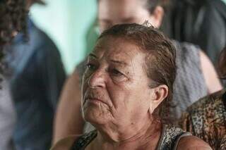 Nerci de Almeida Lima tem marido, filho, mãe e irmão sepultados no cemitério Três Barras (Foto: Marcos Maluf)