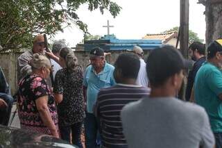 Comunidade Três Barras discute se cemitério continua privado ou passa para o poder público (Foto: Marcos Maluf)