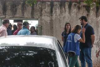 Agentes fiscalizadores estiveram no local nesta quarta-feira (Foto: Marcos Maluf)