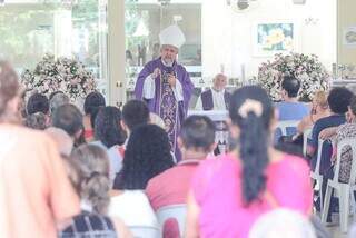 Missa de Dom Dimas, no cemitério Memorial Park (Foto: Marcos Maluf)