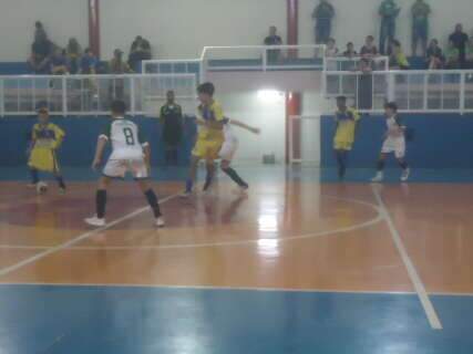 Com quatro jogos, Copa Pelezinho de Futsal tem goleada de 11x0