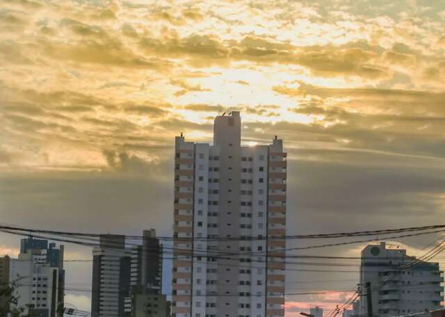 Feriado de Finados ser&aacute; de tempo inst&aacute;vel com calor de 41&ordm;C em MS 