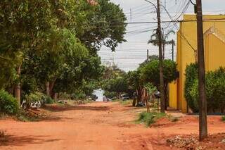 Na Rua Helena Beruk não há nome identificando a via. (Foto: Henrique Kawaminami)