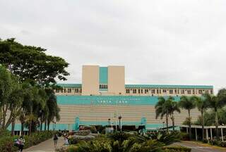 Hospital Santa Casa de Campo Grande, onde a vítima faleceu após ficar 7 dias internada (Foto: Juliano Almeida) 