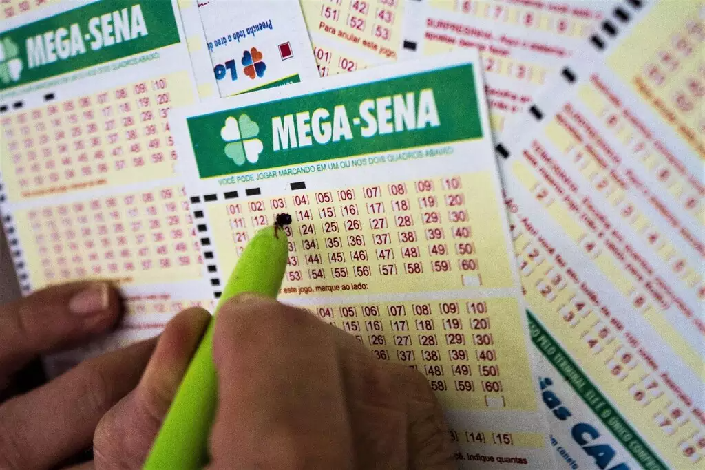 Mega-Sena pode pagar R$ 5,2 milhões nesta quinta-feira; saiba como