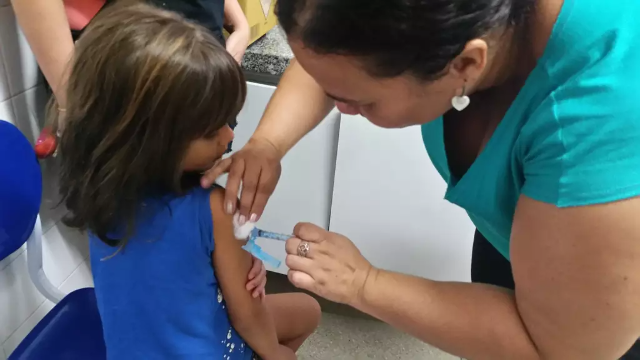 Mutir&atilde;o de vacina&ccedil;&atilde;o segue com tr&ecirc;s unidades abertas no s&aacute;bado