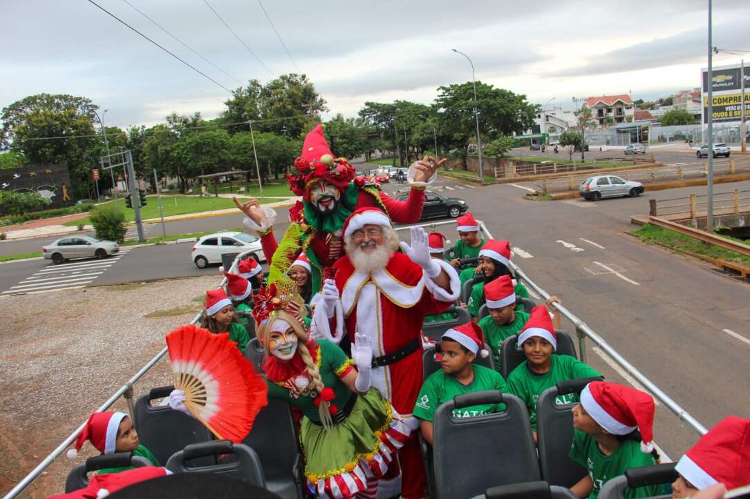 Papai Noel pousa o trenó hoje em Campo Grande - Correio do Estado