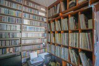 Em casa, discos e CDs estão guardados do jeito que Ciro deixou. (Foto: Marcos Maluf)