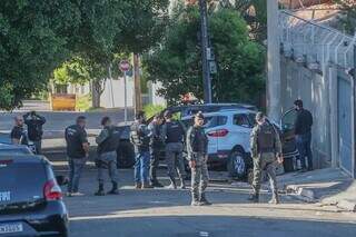 Movimentação de policias na Travessa Dona Sabina (Foto: Marcos Maluf)