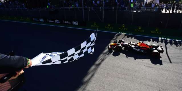 Max Verstappen vence corrida marcada por duas largadas em Interlagos