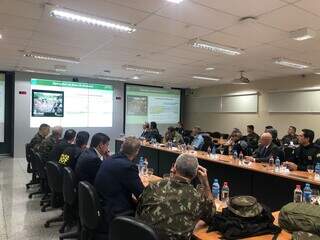 Representantes das forças de segurança se reuniram nesta segunda-feira (6) no Comando Militar do Oeste (Foto: Divulgação)