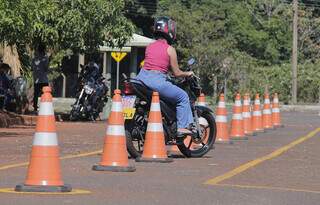 Exames de moto poderão ser realizados apenas uma vez por semana (Foto: Divulgação/Detran-MS)