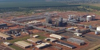 Presidente da Petrobrás visita obra e expectativa é de retomada para conclusão de fábrica de fertilizante (Foto: Perfil News)