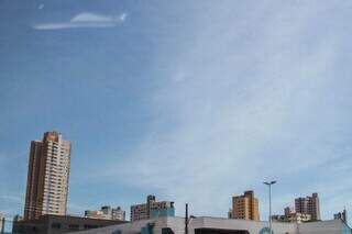 Céu claro em Campo Grande nesta manhã de quinta-feira (Foto: Marcos Maluf)