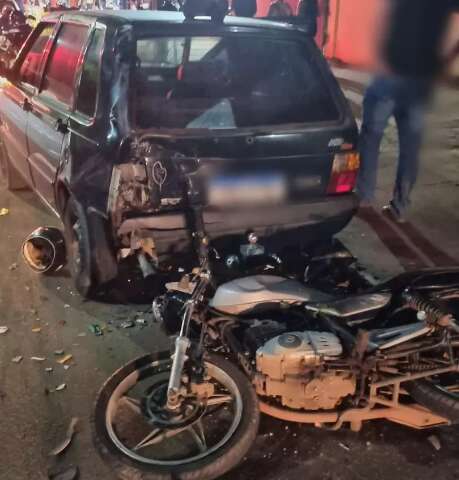 Idoso morre cinco dias depois de bater moto em carro estacionado