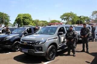Policias participaram do &#34;Dia D&#34; da operação, no estacionamento do Yotedy (Foto: Paulo Francis)