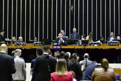 Congresso aprova R$ 15 bi para compensar perda de estados e municípios