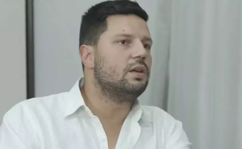 Sertanejo quer indenização de R$ 1 milhão após descobrir que não é pai de menina