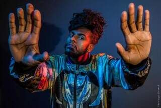 Hoje tem show gratuito de Rico Dalasam em Campo Grande