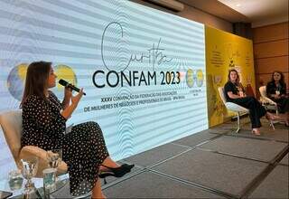 Prefeita Adriane Lopes (PP) durante a 35ª Confam em Curitiba