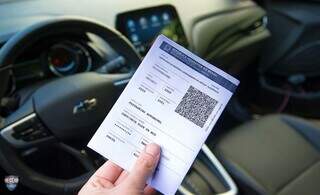 Documento CRLV (Certificado de Registro e Licenciamento do Veículo) é o que indica a posse do veículo (Foto: Divulgação/Detran)